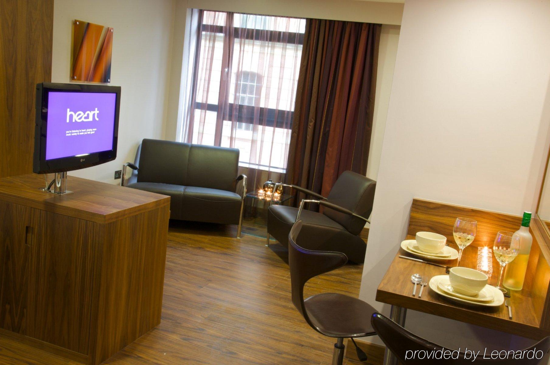 Roomzzz Leeds City Exterior foto